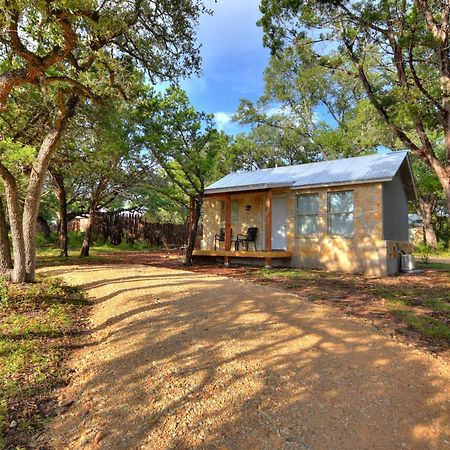 Cabins At Flite Acres - Morning Dove Wimberley Ngoại thất bức ảnh