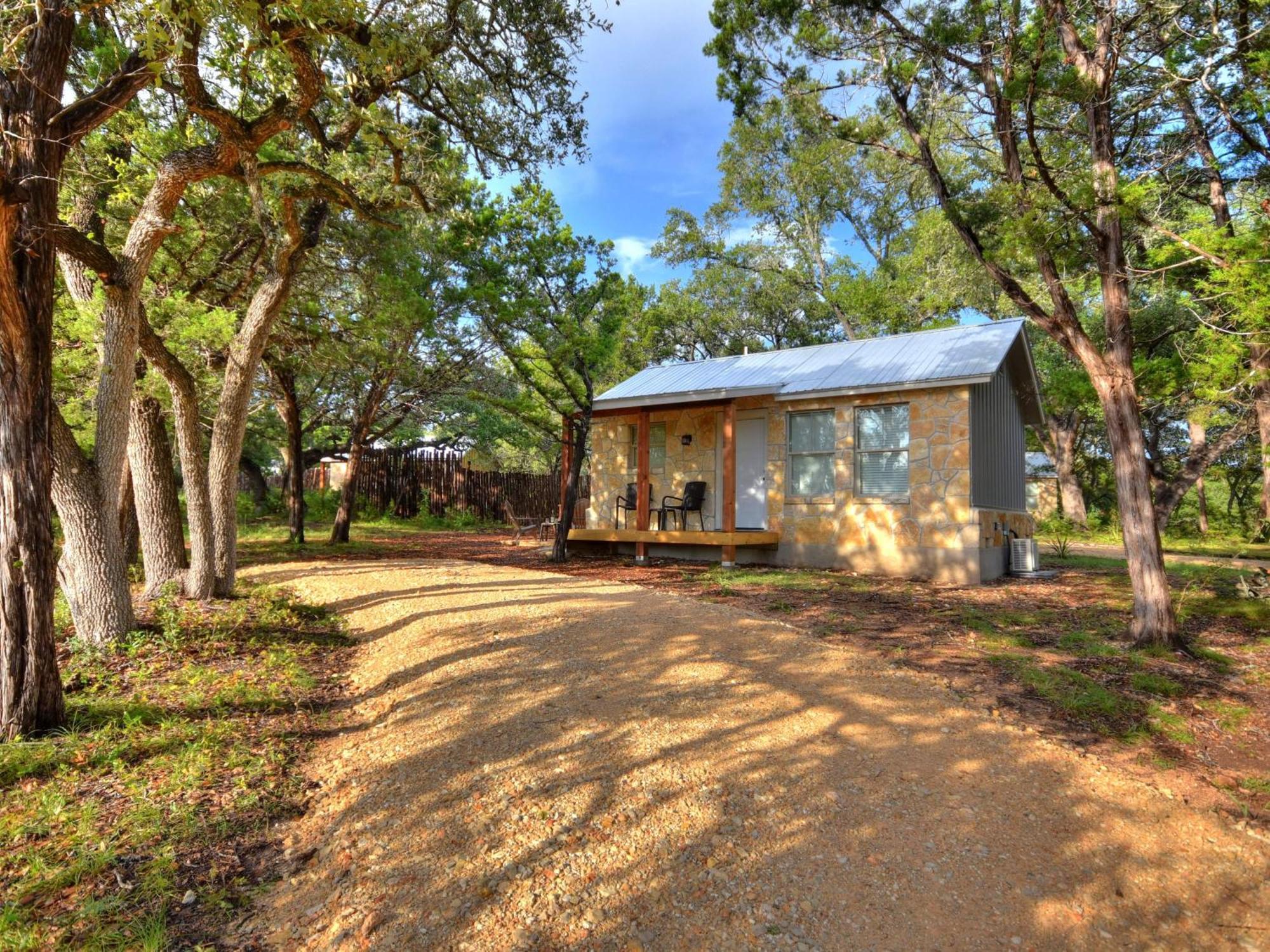Cabins At Flite Acres - Morning Dove Wimberley Ngoại thất bức ảnh